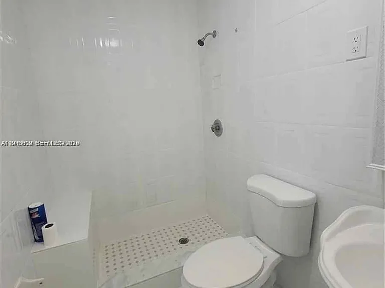 12305 SW 42nd St — Photo 6