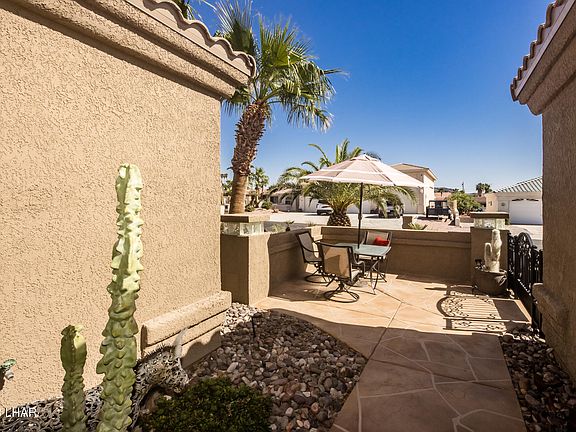 4th image of 2545 Avocado Ln