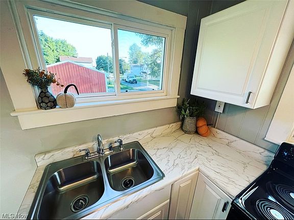 5th image of 1343 Woodlawn Ave