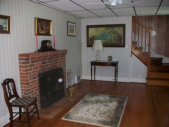 4th image of 422 Lorraine St