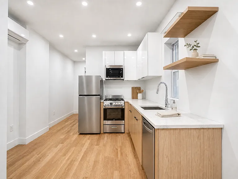 151 Williams Ave #2R — Photo 11