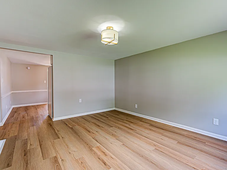 241 Kahl Ct — Photo 8