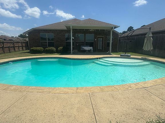 3rd image of 5410 Meadow West Ct
