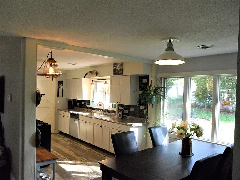 617 Holly Ln — Photo 9