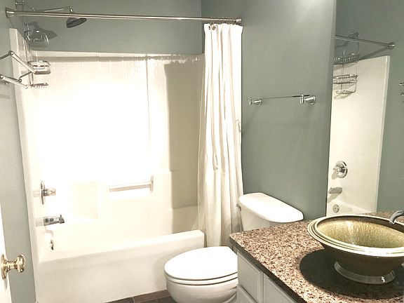 5th image of 16309 Kelly Park Cres