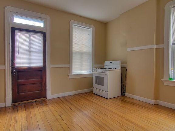 3rd image of 3970 Cleveland Ave #2F
