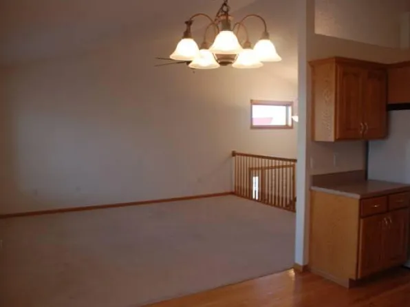 1641 51st St S, Fargo, ND 58103
