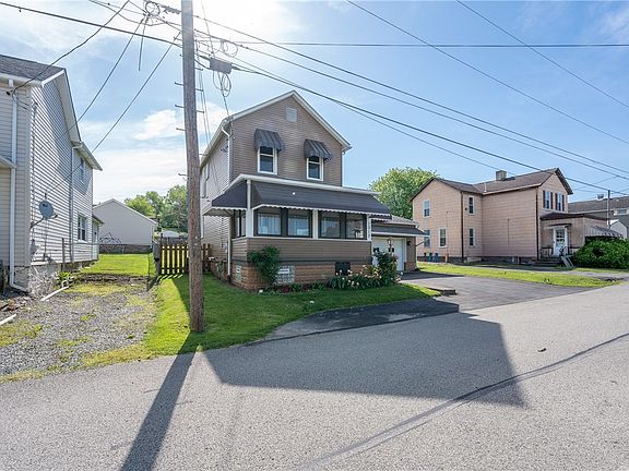 3rd image of 1912 Walnut Dr