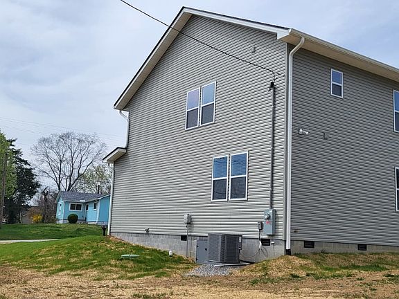 3rd image of 3400 Lobetti Rd
