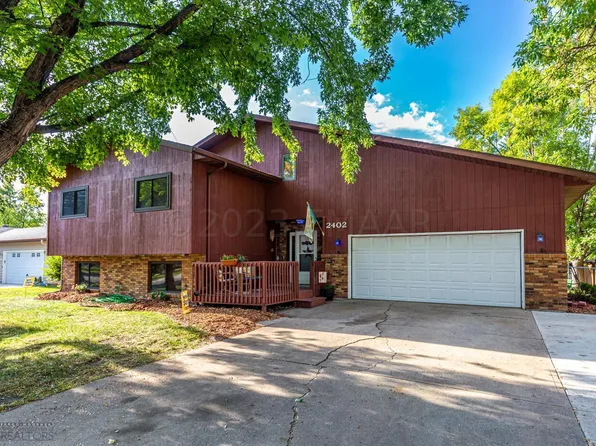 2402 23rd Ave S, Fargo, ND 58103