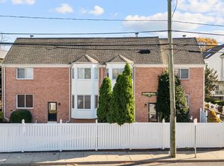 167 Grove St APT K, Stamford, CT 06901