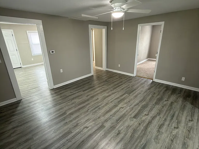1412 N Harris Ave — Photo 11