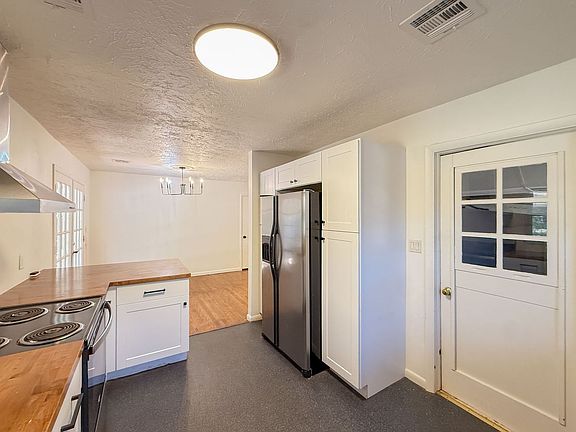 2nd image of 10416 Ridgeview Dr