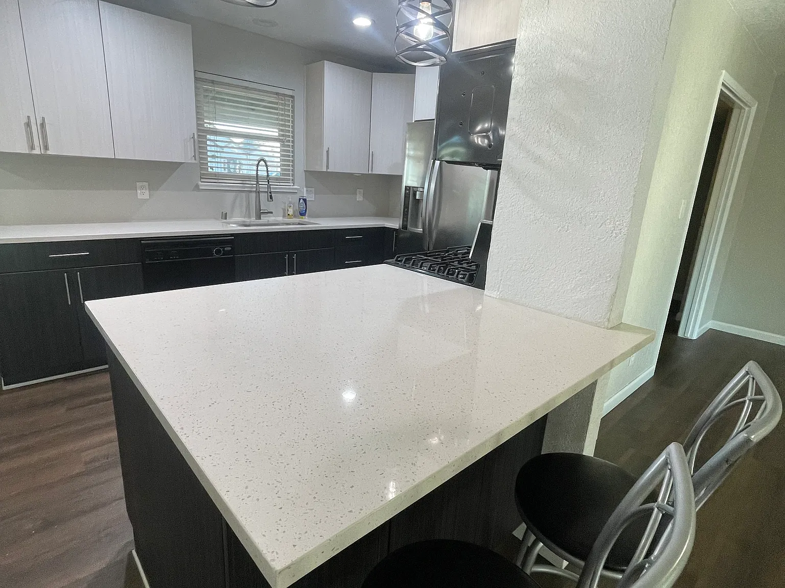3 bed, 1446 sqft, $3,200 — Photo 3