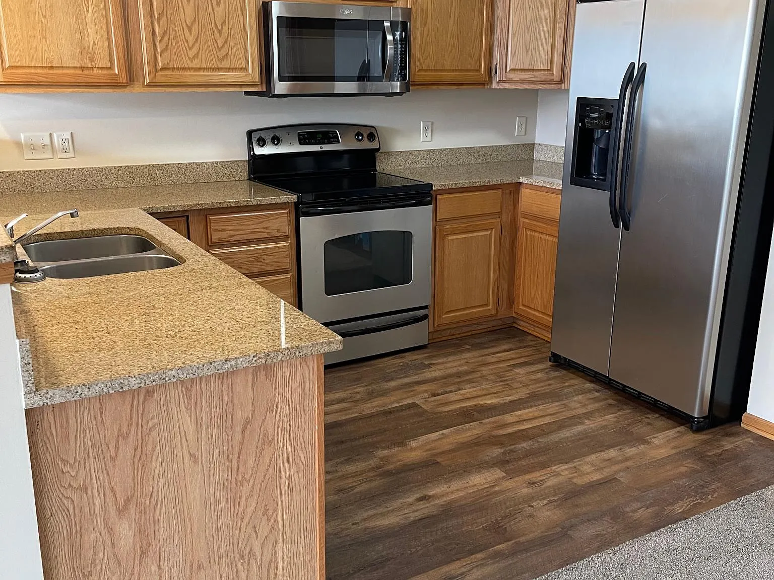 8247 S 85th St — Photo 3
