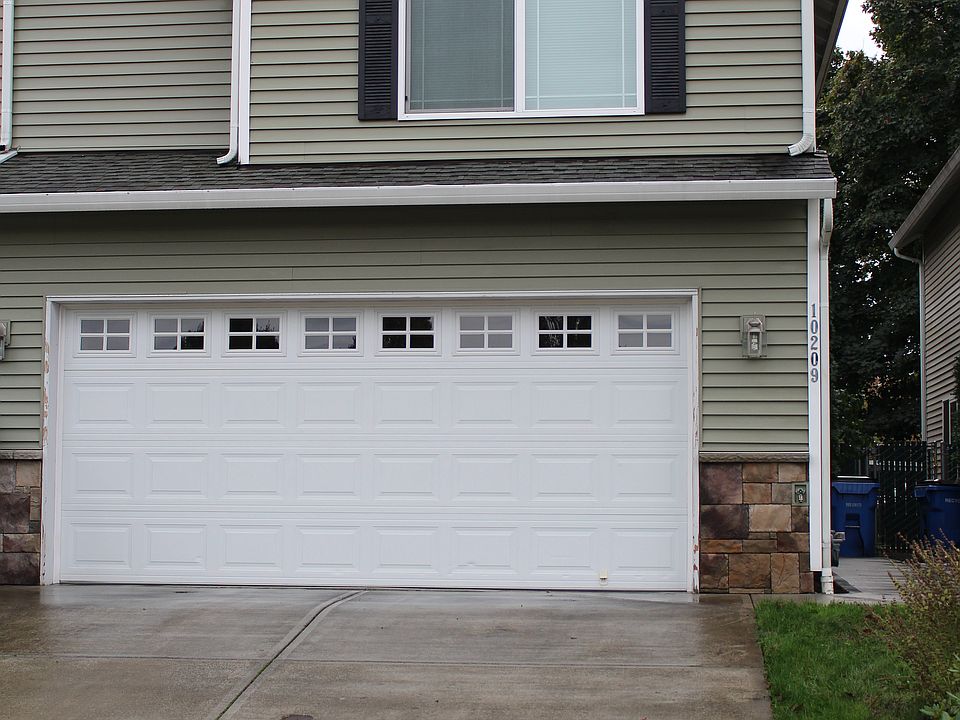 1st image of 10209 NE 58th St