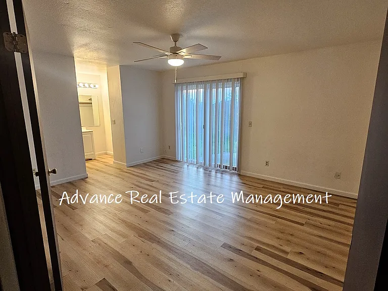 5 Eckert Ct — Photo 15