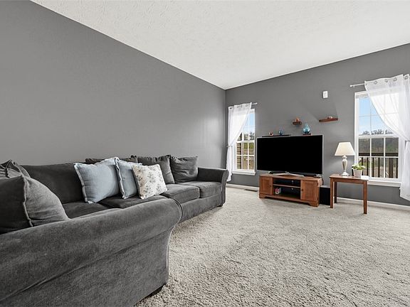 5th image of 184 Southern Valley Ct