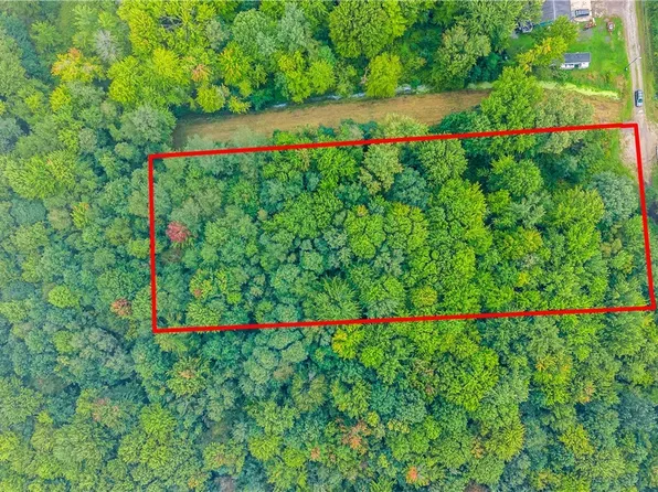 E View Dr, Conneaut, OH 44030
