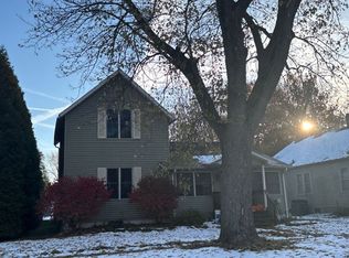 512 N Market St, Momence, IL 60954