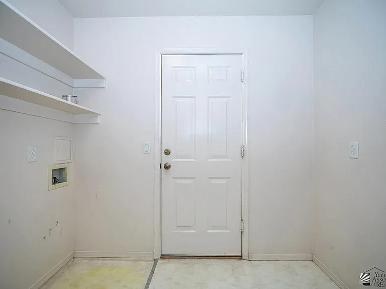 10313 E 38th Pl — Photo 14