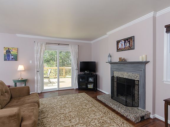 3rd image of 7103 Captains Cove Ct