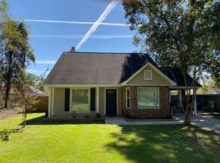7402 Robinson Dr, Denham Springs, LA 70706