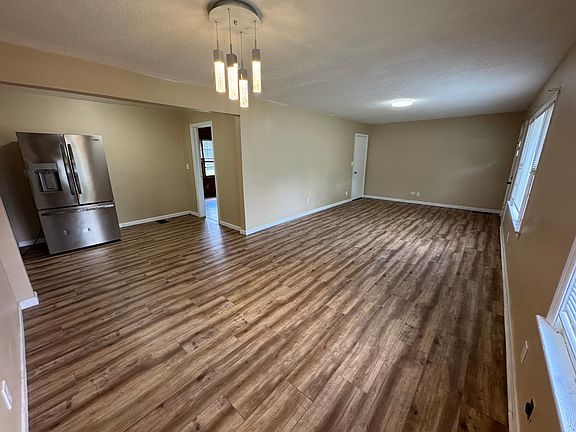 3rd image of 2067 Rosebud Rd