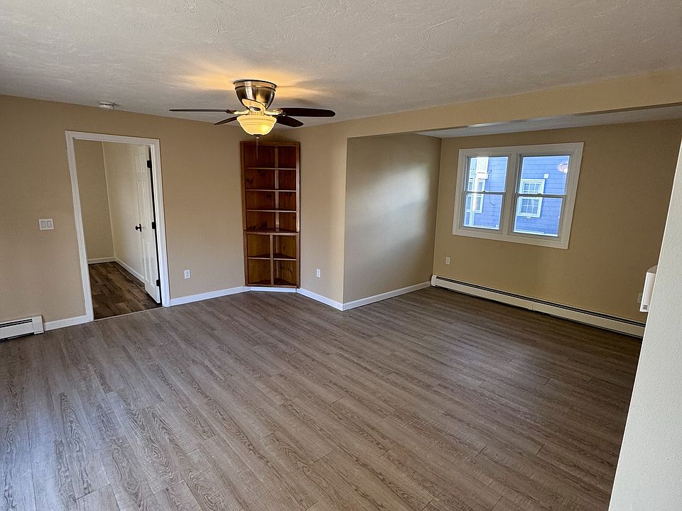 Livingroom (slider to deck on left)