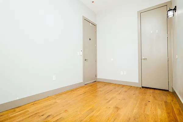 Rented by Nooklyn NYC LLC | media 69