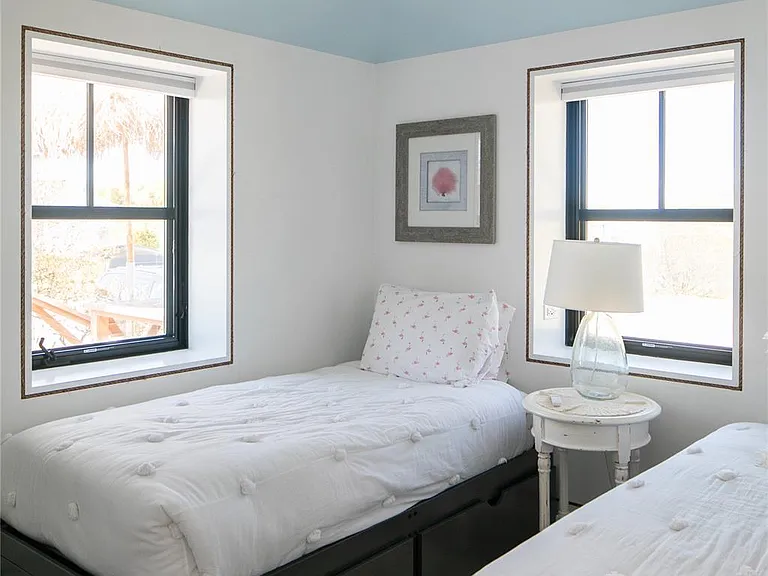 610 Park Ave — Photo 14