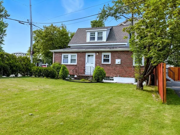 14 Palmer St, Quincy, MA 02169
