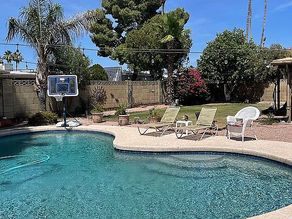5th image of 5342 E Claire Dr