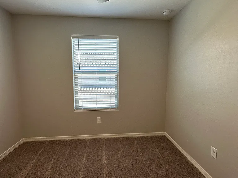 1109 E Ascent St — Photo 31