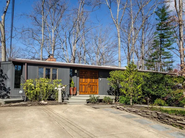 3406 Hartwell Ct, Falls Church, VA 22042