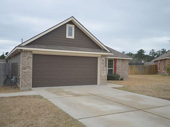 3rd image of 115 Oakwood Ct