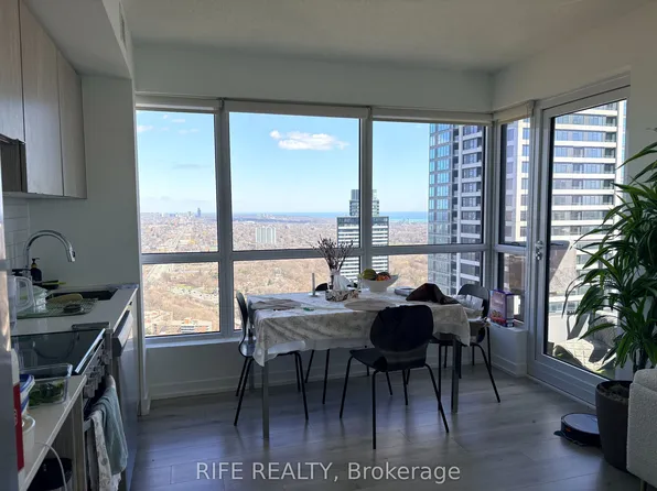 395 Bloor St E #4010, Toronto, ON M4W 1H7