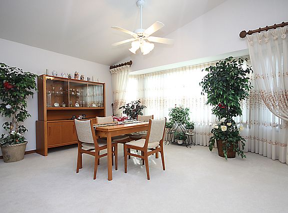 5th image of 25 S Walnut Dr