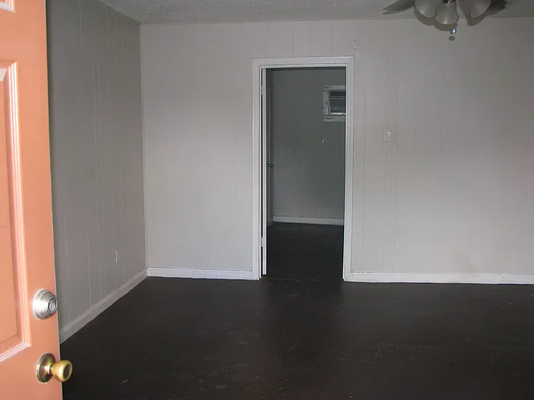 3806 Wipprecht St — Photo 3