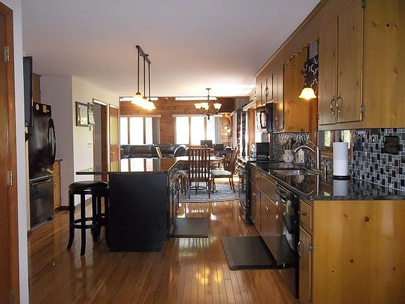 5th image of 167 Lakeshore Dr