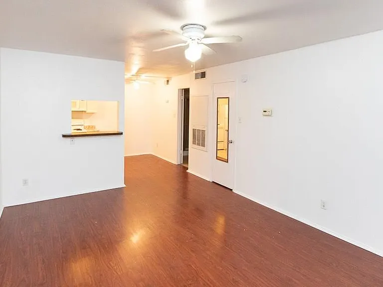 710 E Dean Keeton St #101 — Photo 4
