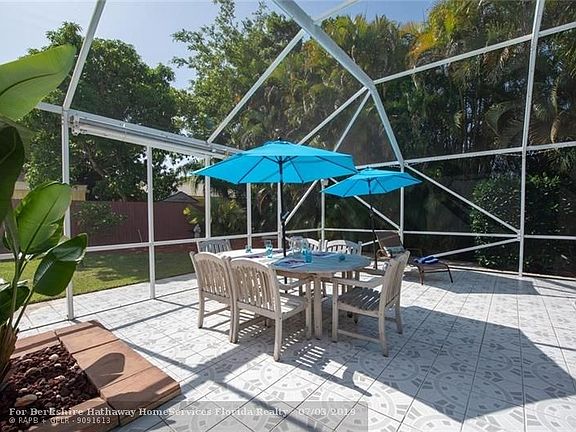 Plenty of patio to enjoy outdoor entertaining!