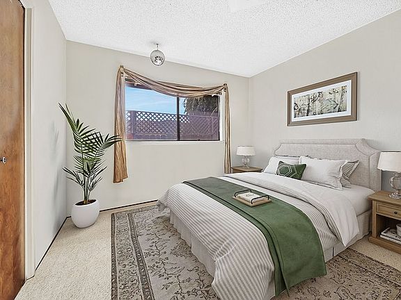 4th image of 1913 Balboa Dr