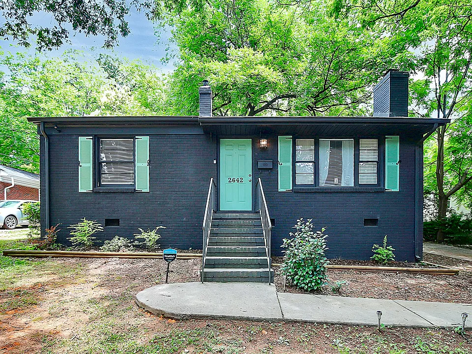 2642 Rachel St