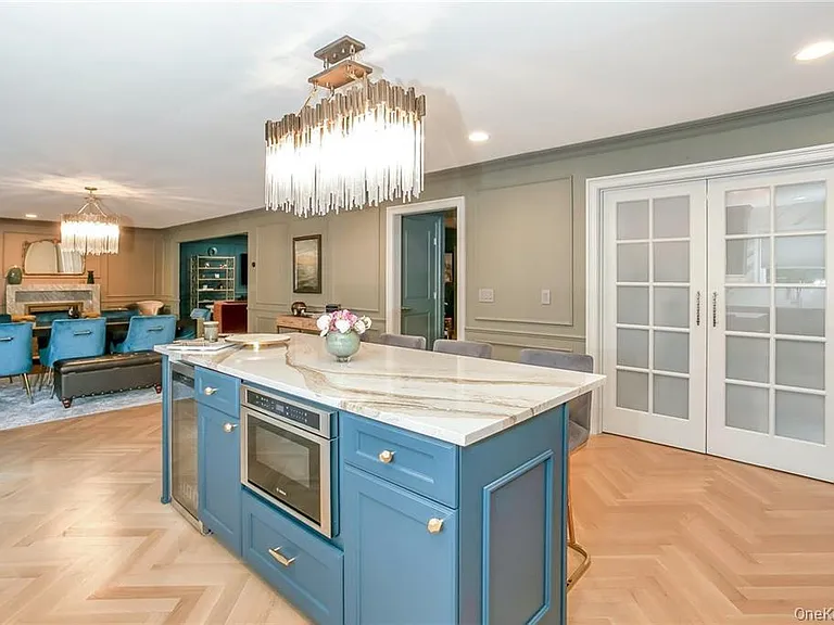 433 New Rochelle Rd — Photo 12