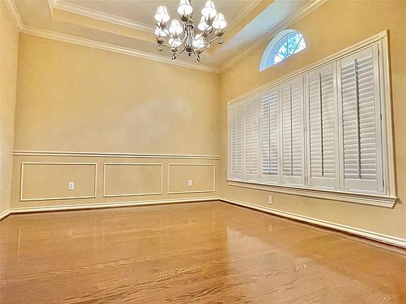 3rd image of 1506 Forest Home Dr