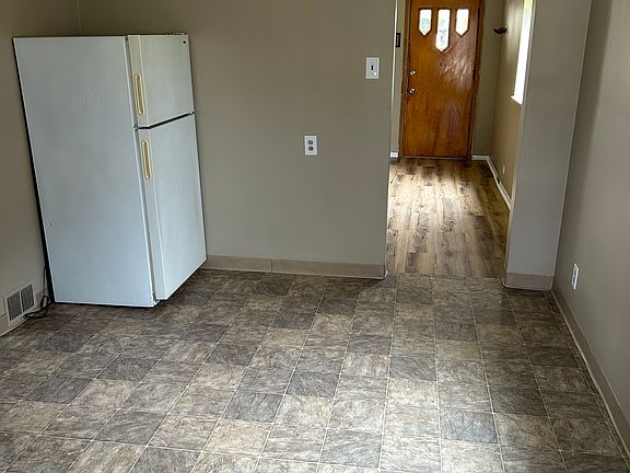 2nd image of 911 Woodward Ave #1