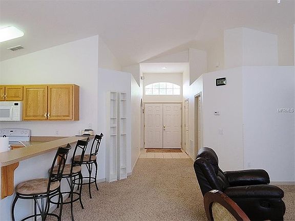 3rd image of 717 Balmoral Dr