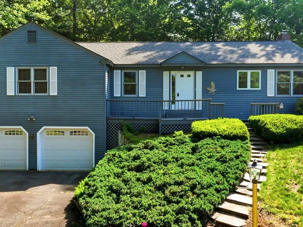 4 Ladyslipper Ln, Hadley, MA 01035