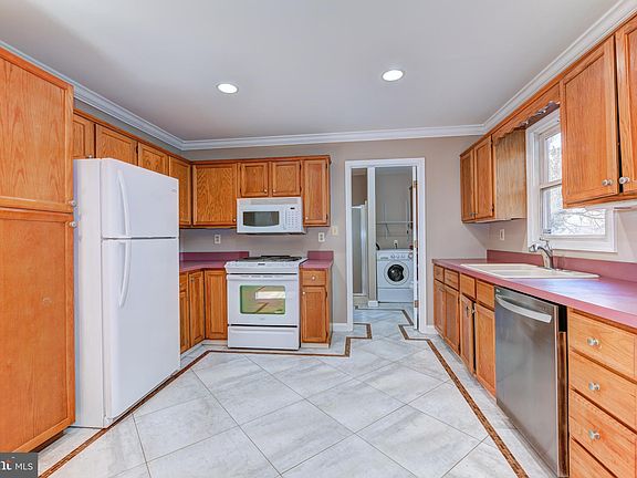 5th image of 36 Wilfred Ave